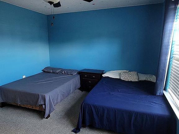 5th image of 1727 New Castle Dr NE