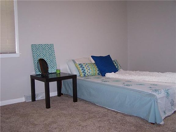 4th image of 105 Nottingham Pl