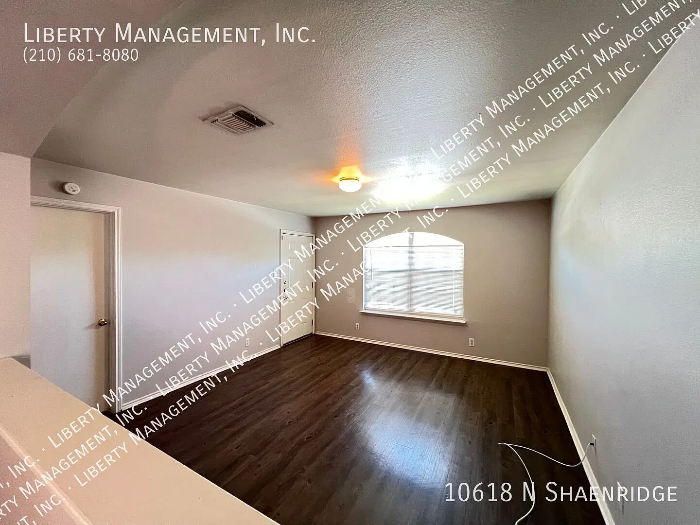 Single Story 3 Bedroom, 2 Bath Home — Photo 3