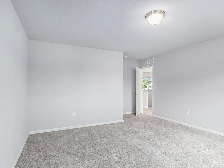 123 Mackenzie St — Photo 11