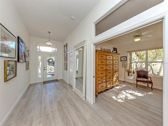 5th image of 404 Pinewood Lake Dr