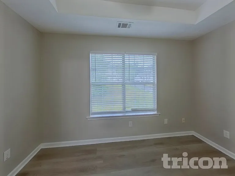 800 Lorraine Ln — Photo 8