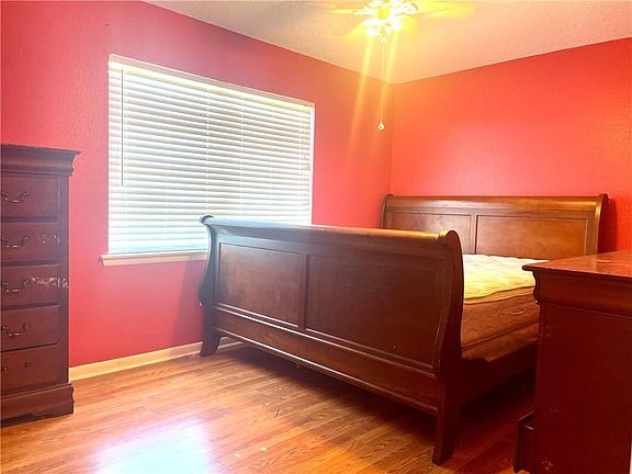 5th image of 3812 Glenoak Dr