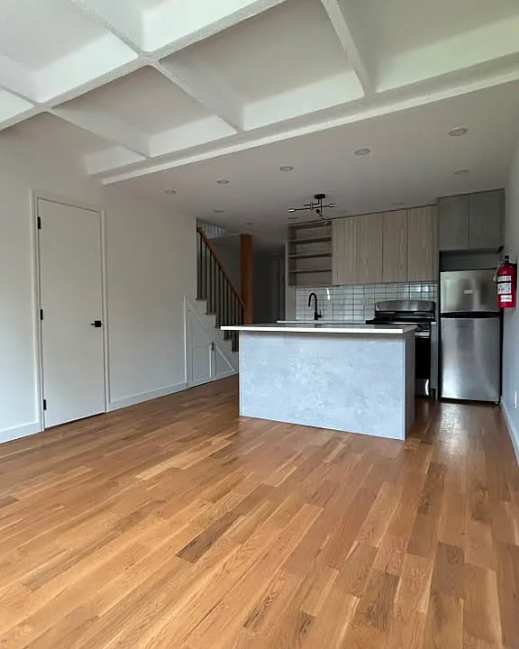 110 Chestnut St #7
