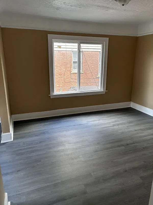 5 bed, 2.0 bath, 1448 sqft, $2,000 — Photo 3