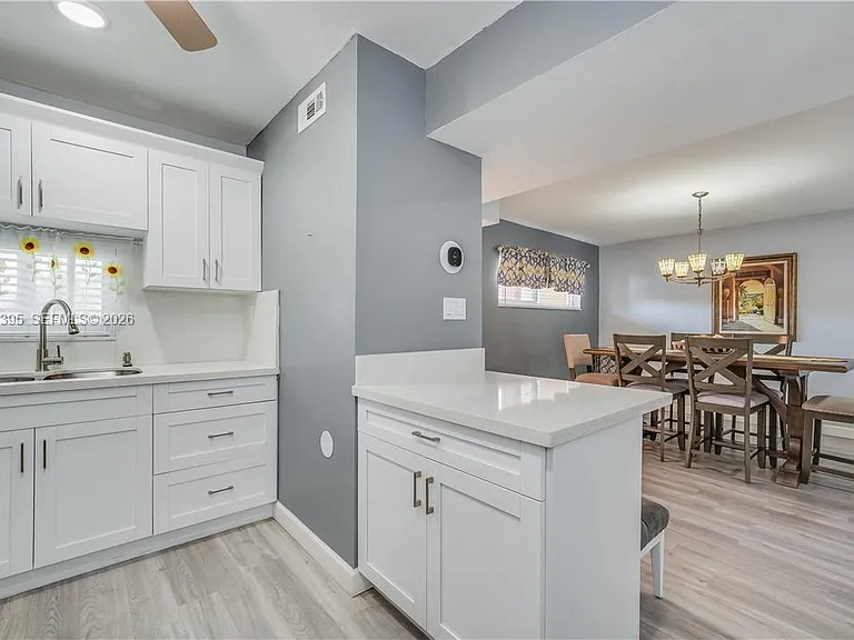 681 S Hollybrook Dr #305 — Photo 9