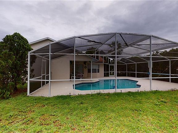 5th image of 4726 Windwood Dr