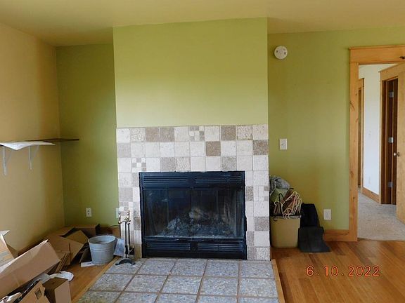 3rd image of 19100 Osage Ct