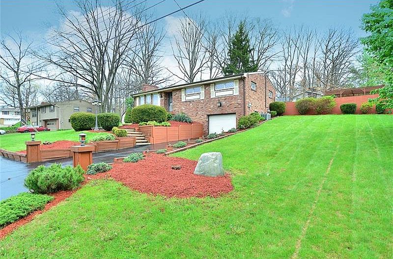 1st image of 229A Greenwood Dr