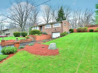 229A Greenwood Dr, Cranberry Township, PA