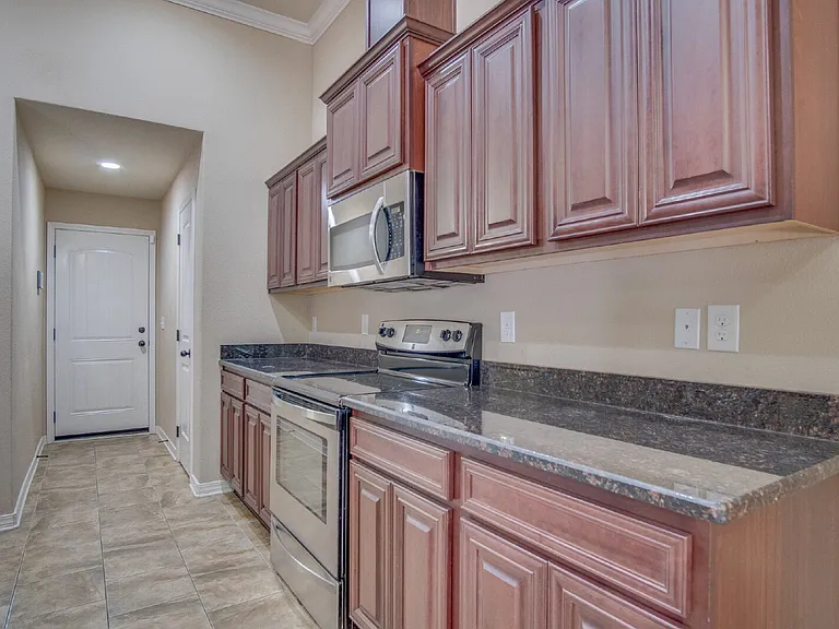 5485 Tucker Cir — Photo 13