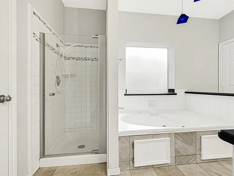 7915 Wolfield Ln — Photo 13
