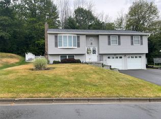 612 Leon Dr, Endicott, NY 13760