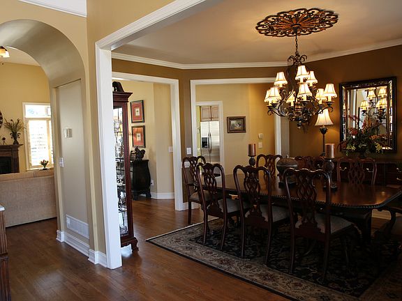 3rd image of 425 Birkdale Blvd