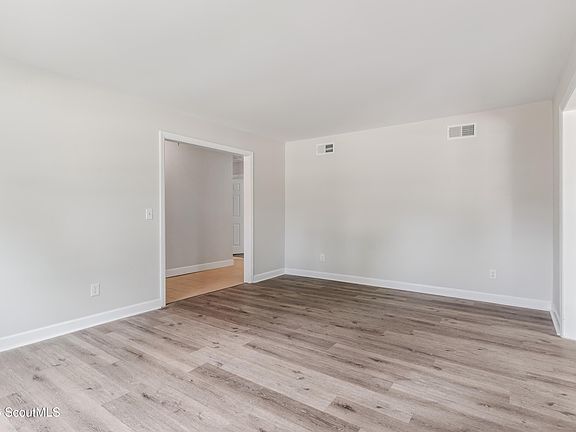 5th image of 235 Enterprise St