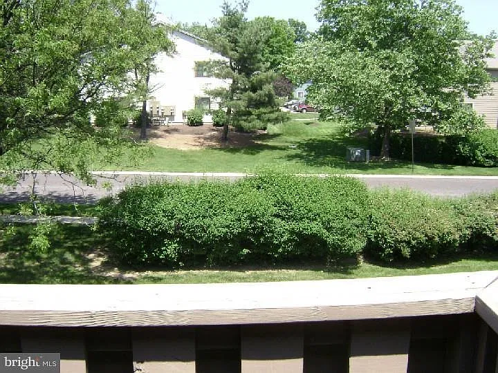2 bed, 970 sqft, $1,800 — Photo 2