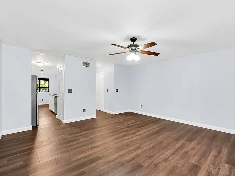 118 Michelle Ln #C — Photo 8
