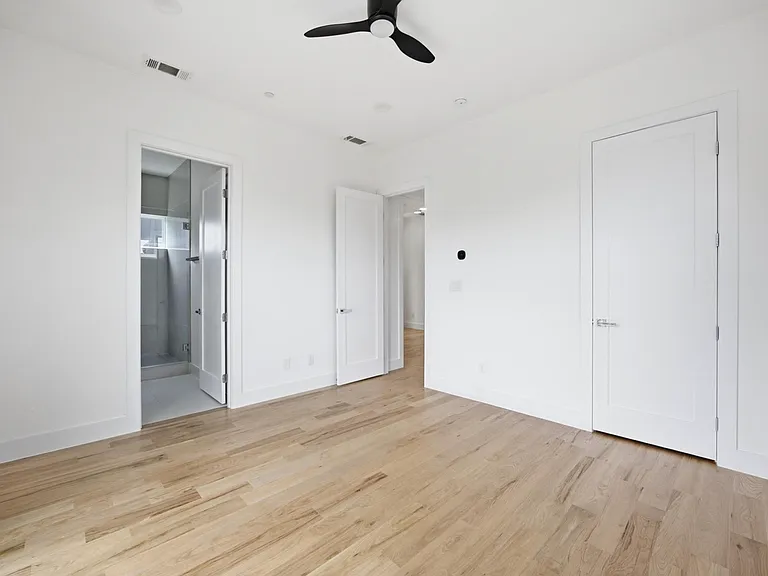 4605 Belmont Ave #202 — Photo 21