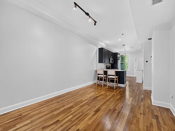 5th image of 1319 Washington St #1A
