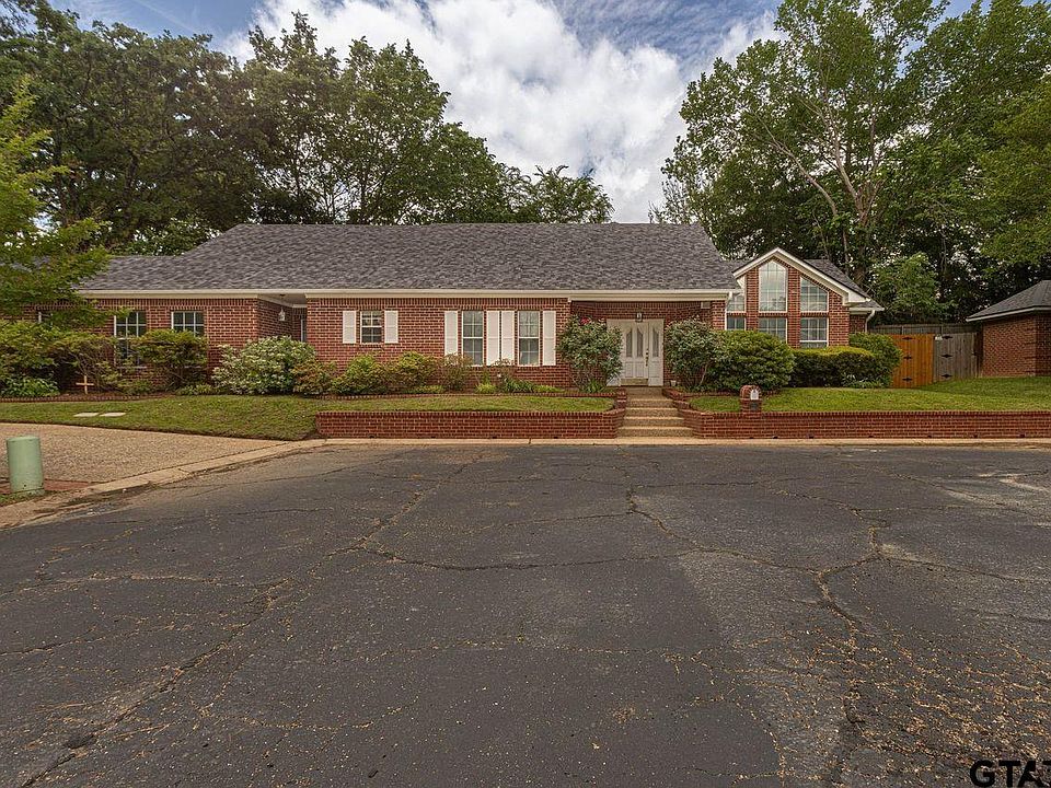 1st image of 303 Canterbury Ct