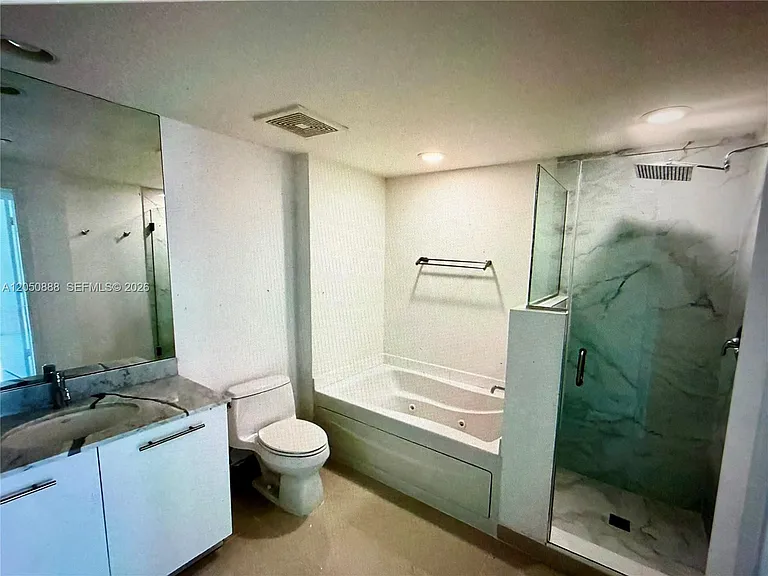 500 Brickell Ave #2003 — Photo 5