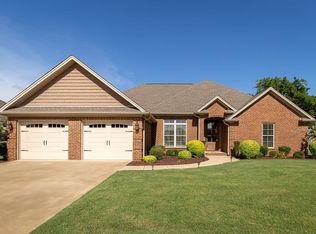200 Magnolia Dr, Muscle Shoals, AL 35661