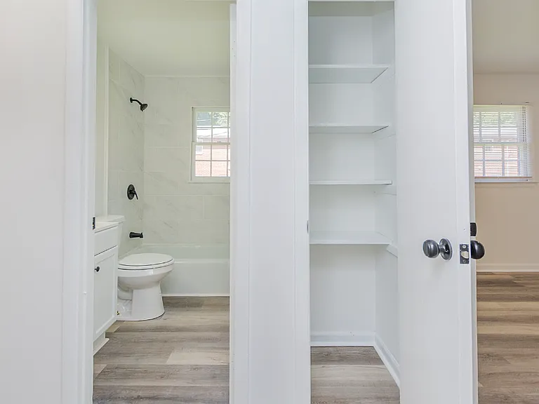 200 Greenbriar Rd — Photo 14