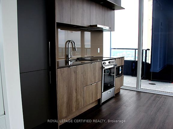 4th image of 448 Burnhamthorpe Rd W #5011