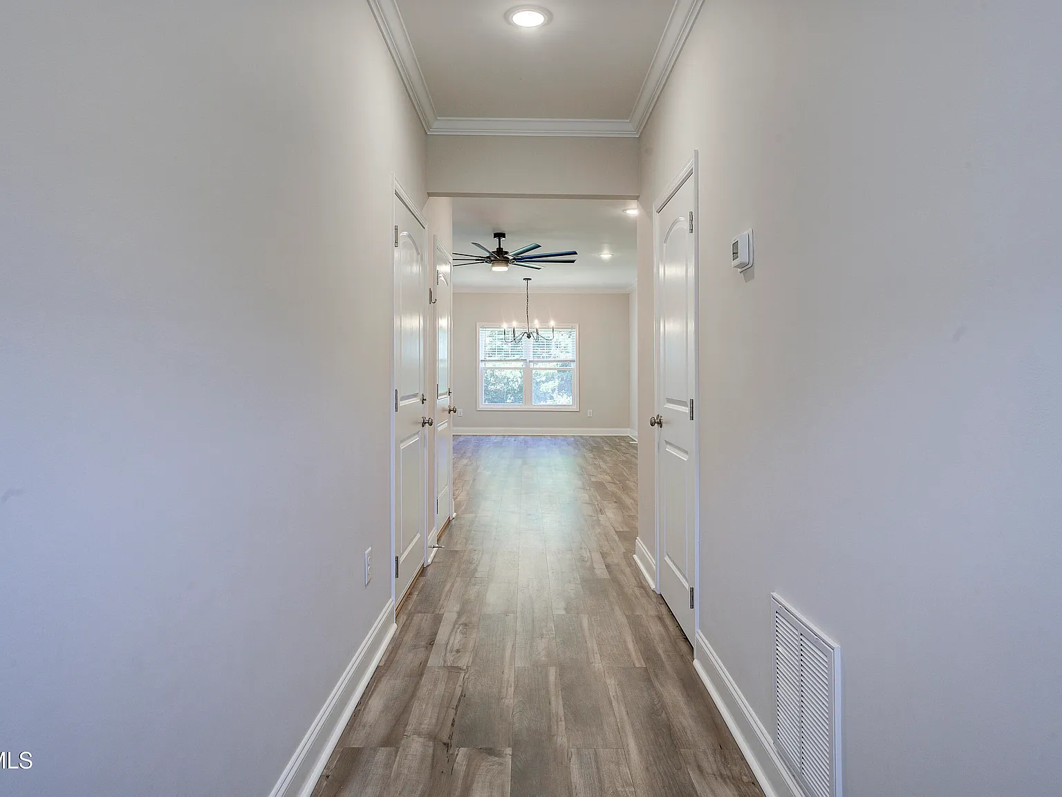 3 bed, 2.5 bath, 2124 sqft, $2,950 — Photo 4