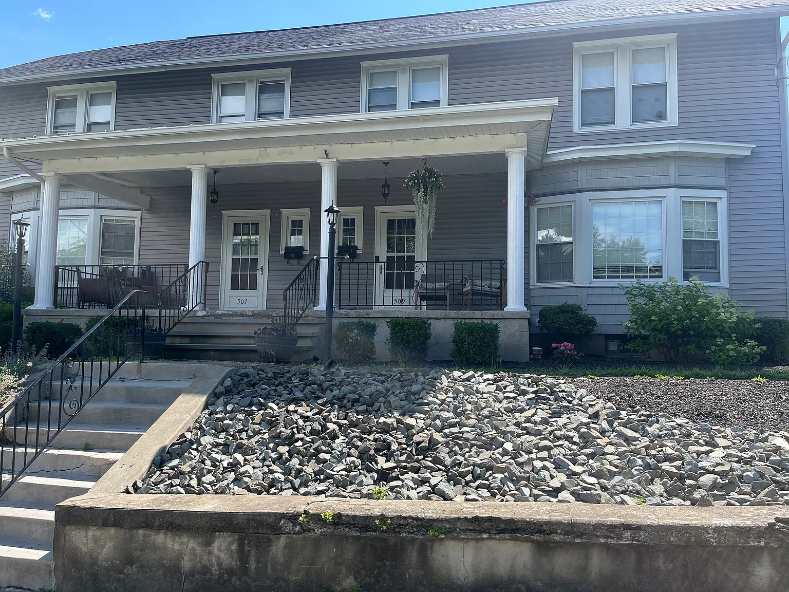 4 bed, $2,000 — Photo 1