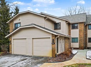 6463 Maple Hills Dr, Bloomfield Township, MI
