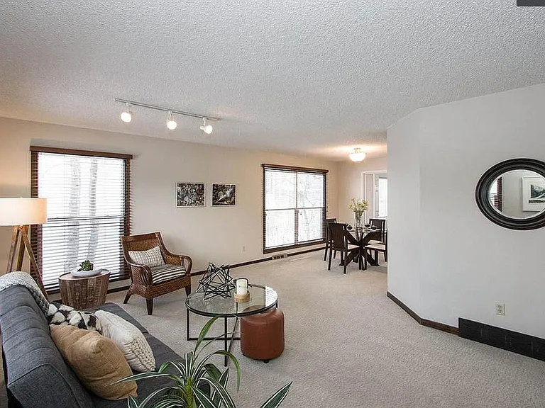 21 Highland Dr — Photo 4