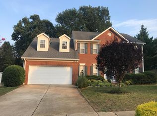 9911 Southampton Commons Dr, Charlotte, NC 28277