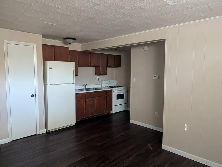 422 N Sheldon St — Photo 16