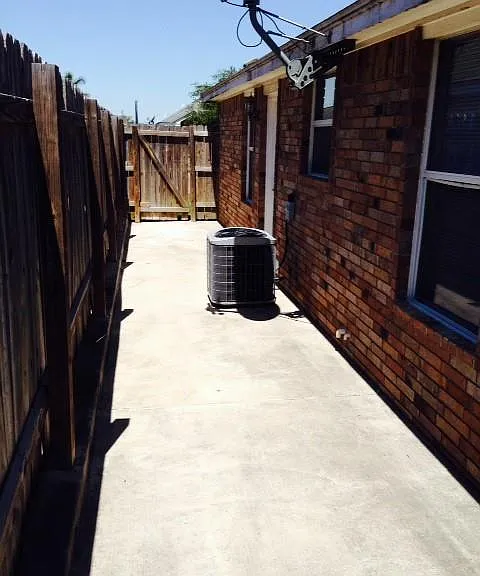 716 S Dfw Dr — Photo 12