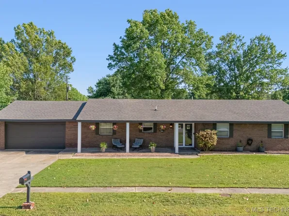 5121 Bridle Rd, Bartlesville, OK 74006