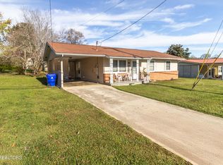 648 W Outer Dr, Oak Ridge, TN 37830