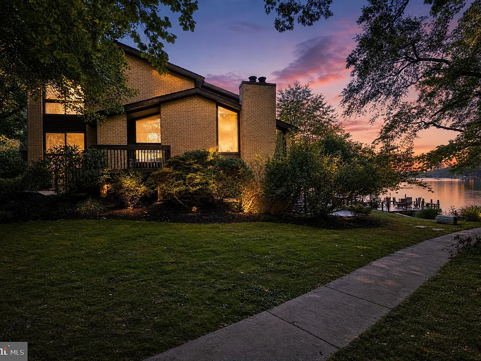 11322 Dockside Cir