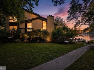 11322 Dockside Cir, Reston, VA 20191