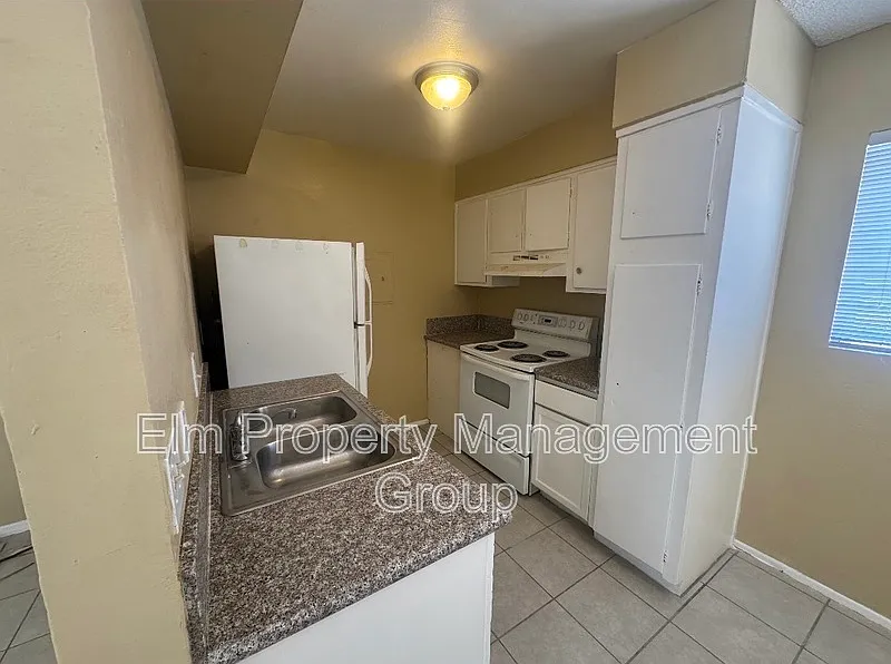2 bed, 1.0 bath, 788 sqft, $1,100 — Photo 4