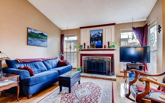 3rd image of 258 Greenway Cir W