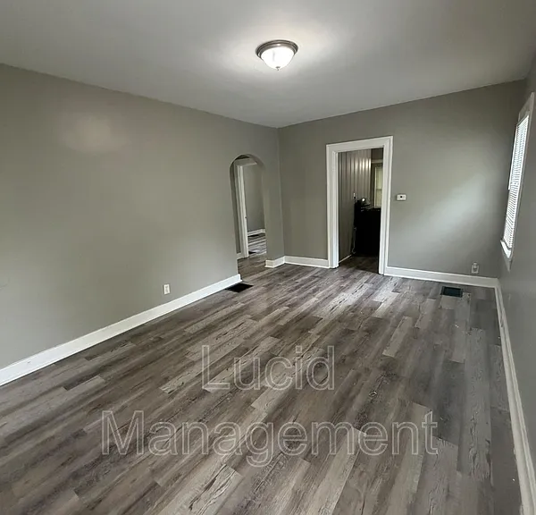 1106 Euclid Ave #1 — Photo 3