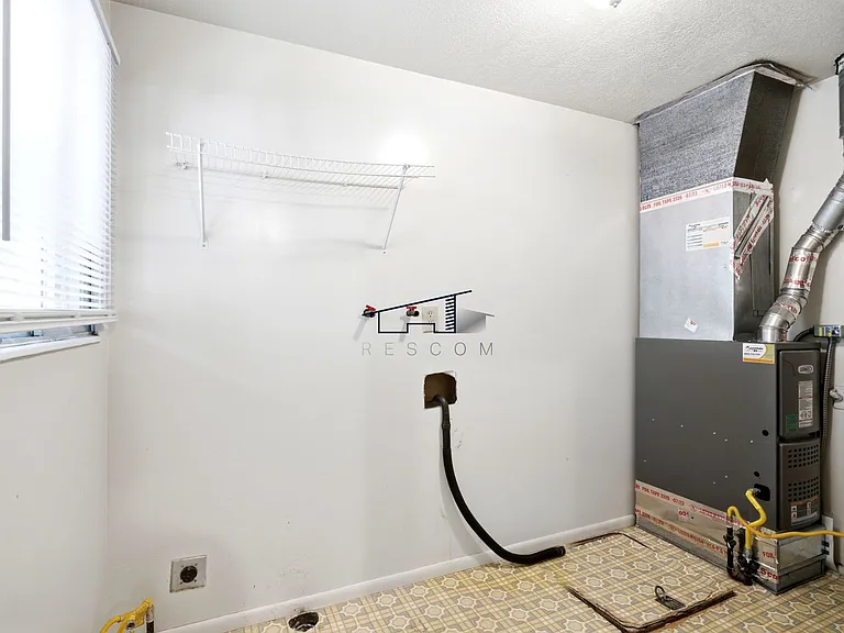4850 S Duplex — Photo 14