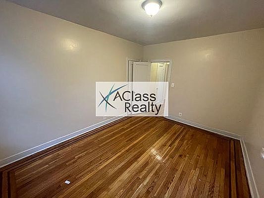 2nd image of 25-28 42nd St #1D