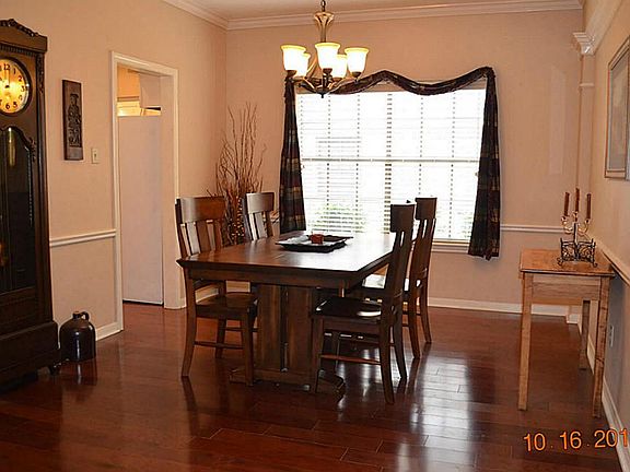 4th image of 15726 Lake Lodge Dr