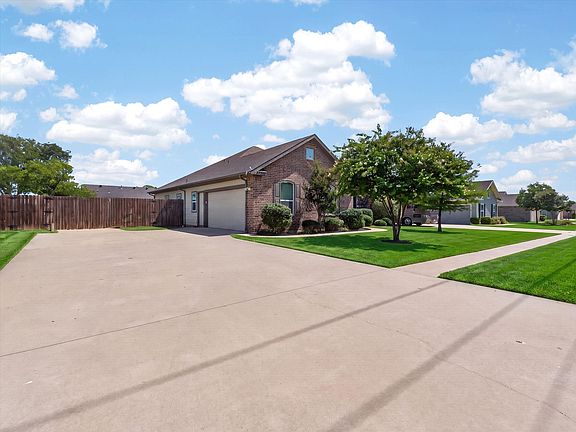 3rd image of 792 E Northside Dr