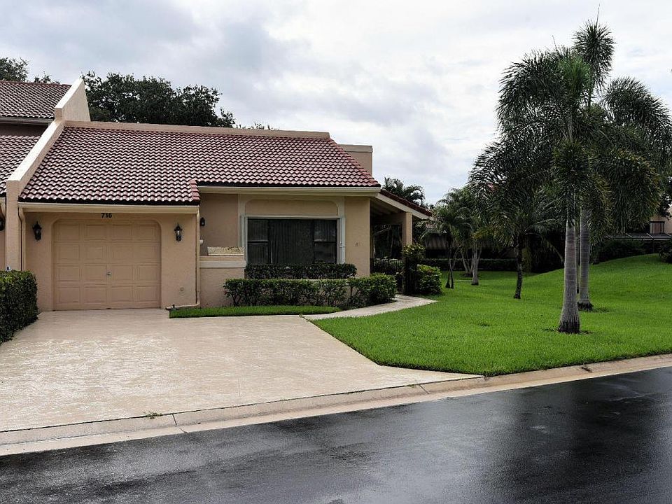 Front View Garage plus 2 Car Driveway