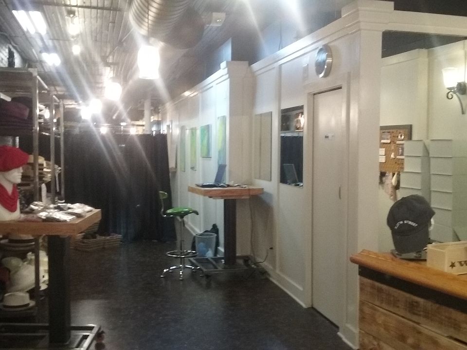 2nd image of 2032 W 25th St