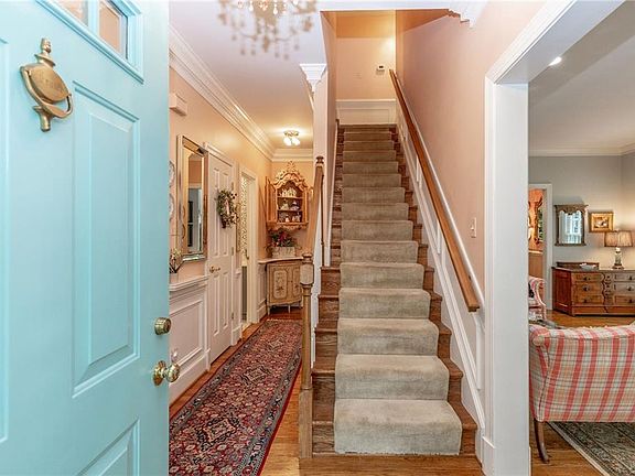 3rd image of 10280 Berkeley Manor Dr