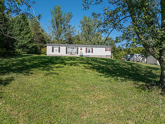 3rd image of 447 Old Airport Rd